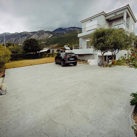 Evilenia Luxury Apartments Kalamata Bagian luar foto