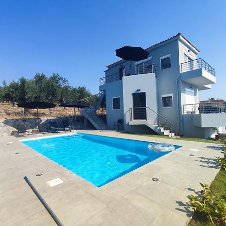 Evilenia Luxury Apartments Kalamata Bagian luar foto