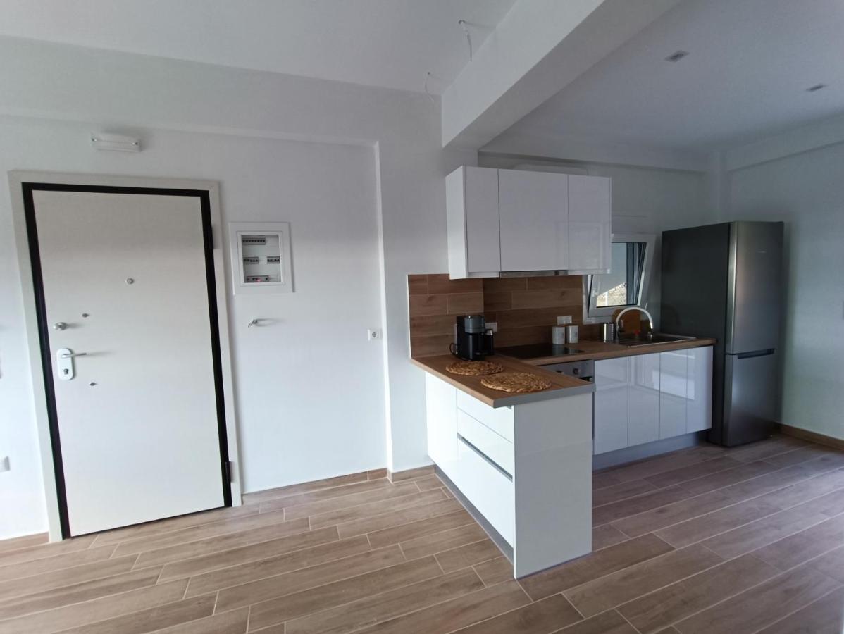 Evilenia Luxury Apartments Kalamata Bagian luar foto