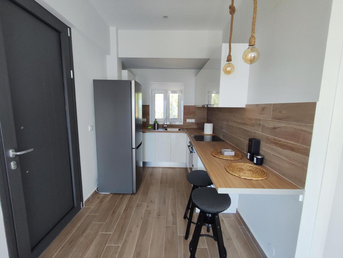 Evilenia Luxury Apartments Kalamata Bagian luar foto