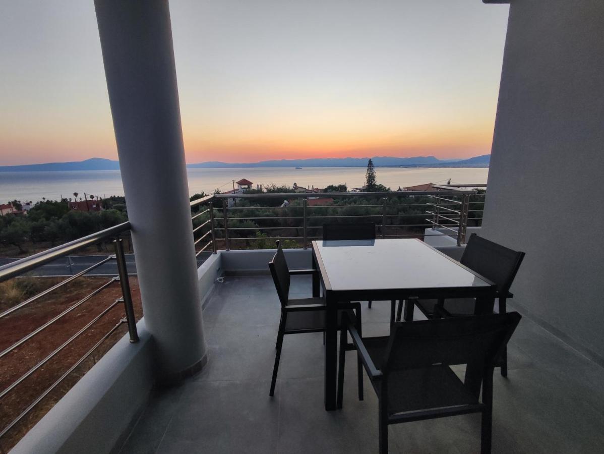 Evilenia Luxury Apartments Kalamata Bagian luar foto