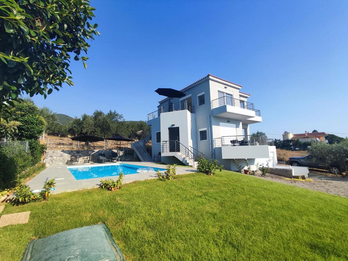 Evilenia Luxury Apartments Kalamata Bagian luar foto