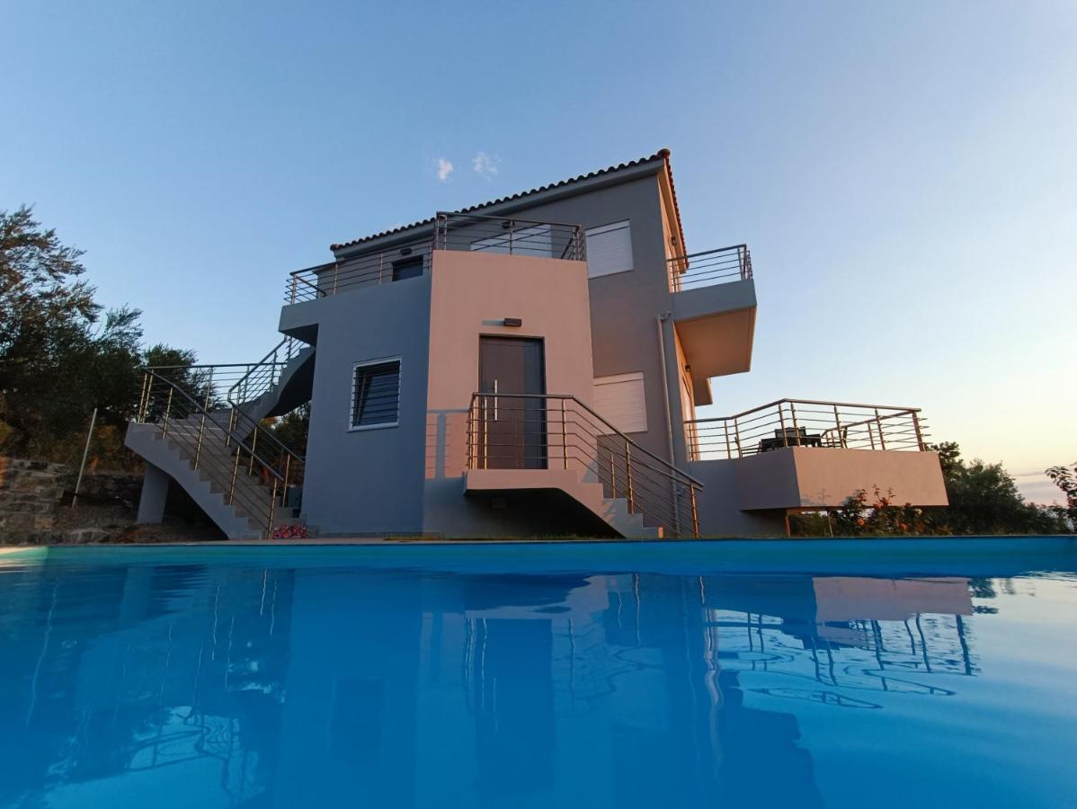 Evilenia Luxury Apartments Kalamata Bagian luar foto