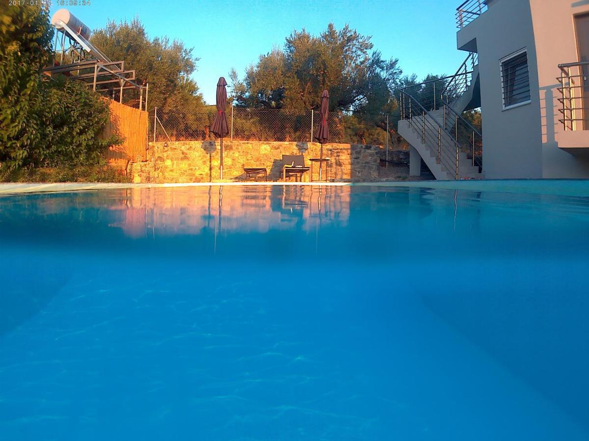 Evilenia Luxury Apartments Kalamata Bagian luar foto