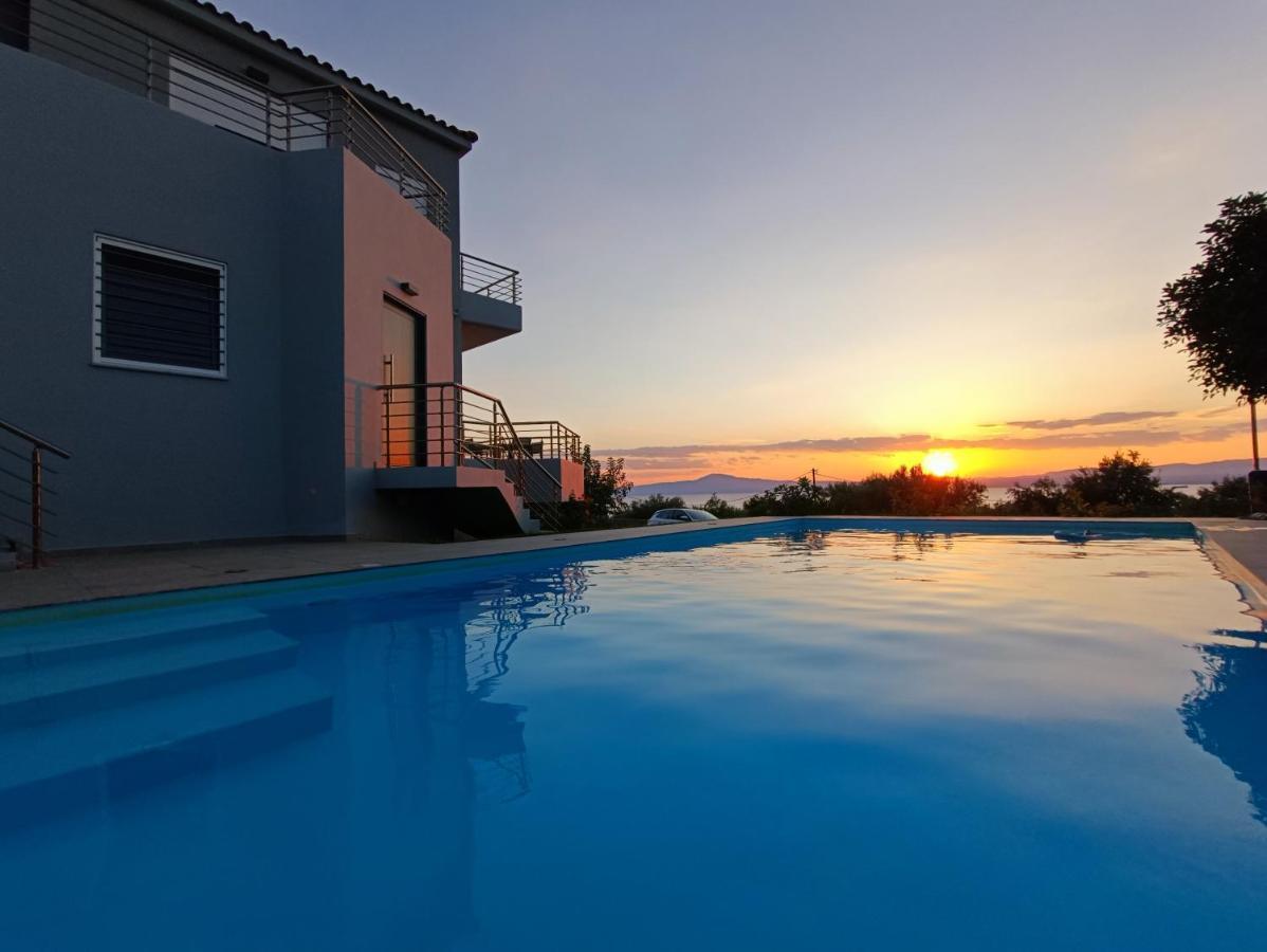 Evilenia Luxury Apartments Kalamata Bagian luar foto