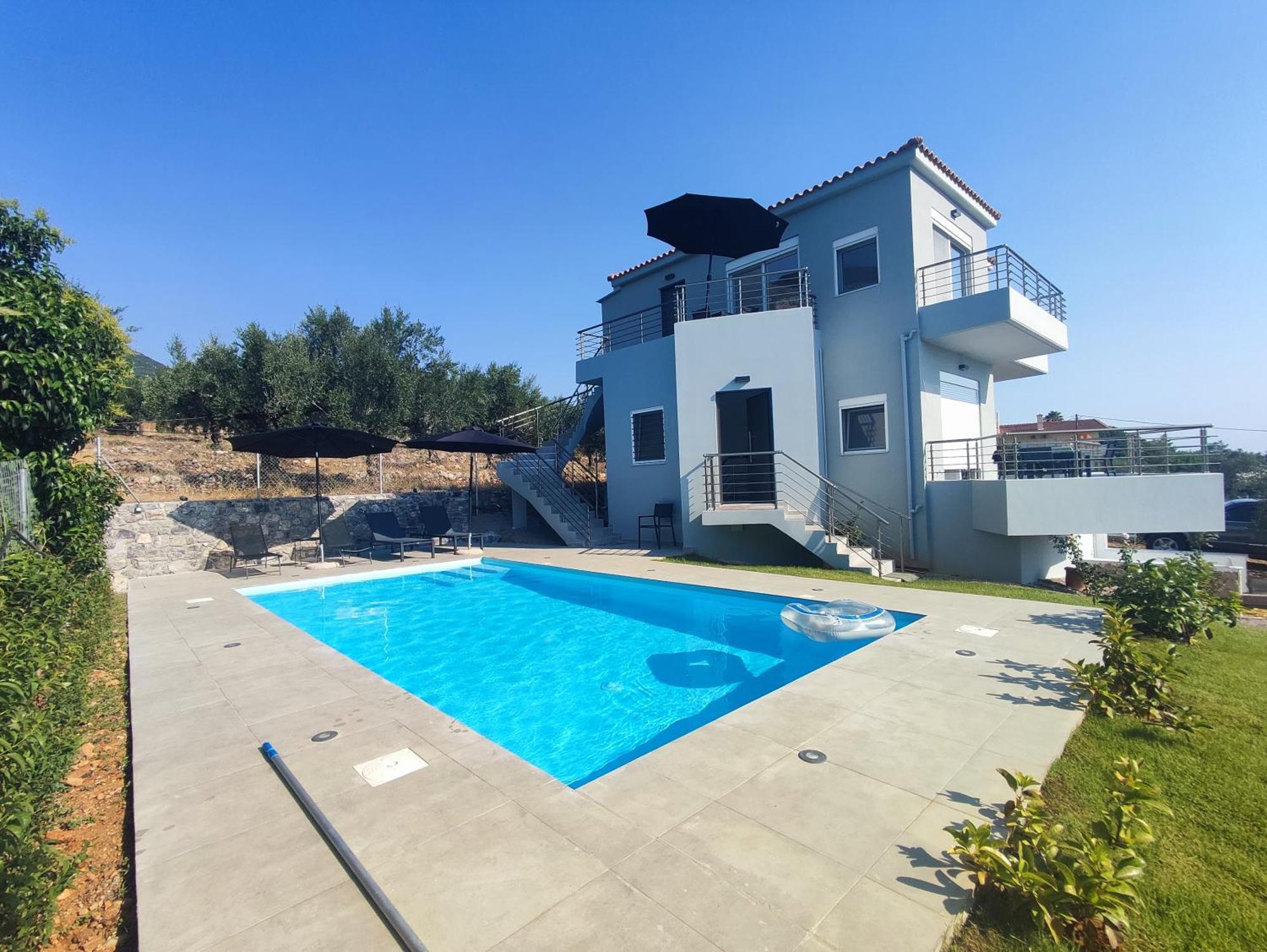 Evilenia Luxury Apartments Kalamata Bagian luar foto