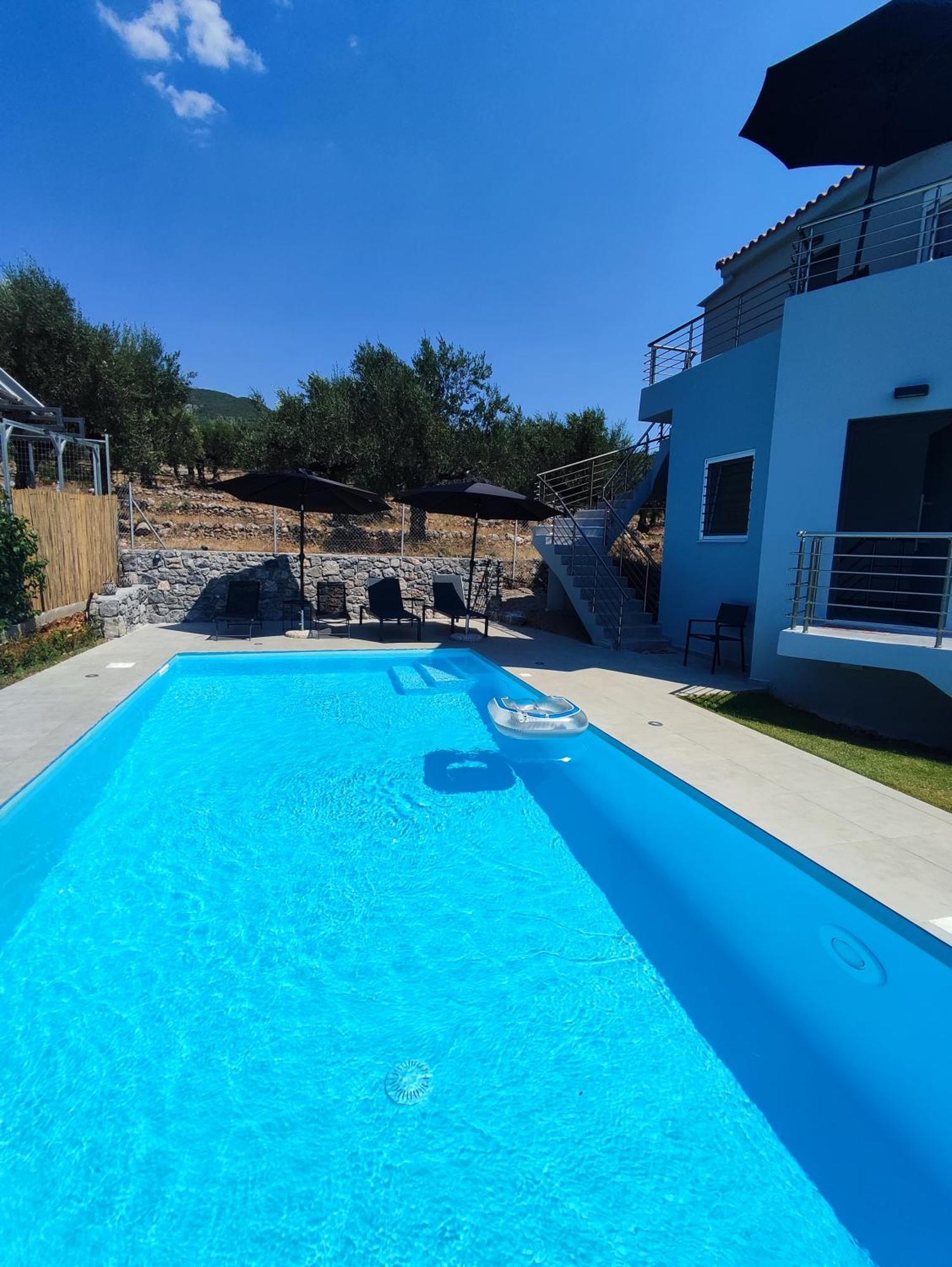 Evilenia Luxury Apartments Kalamata Bagian luar foto